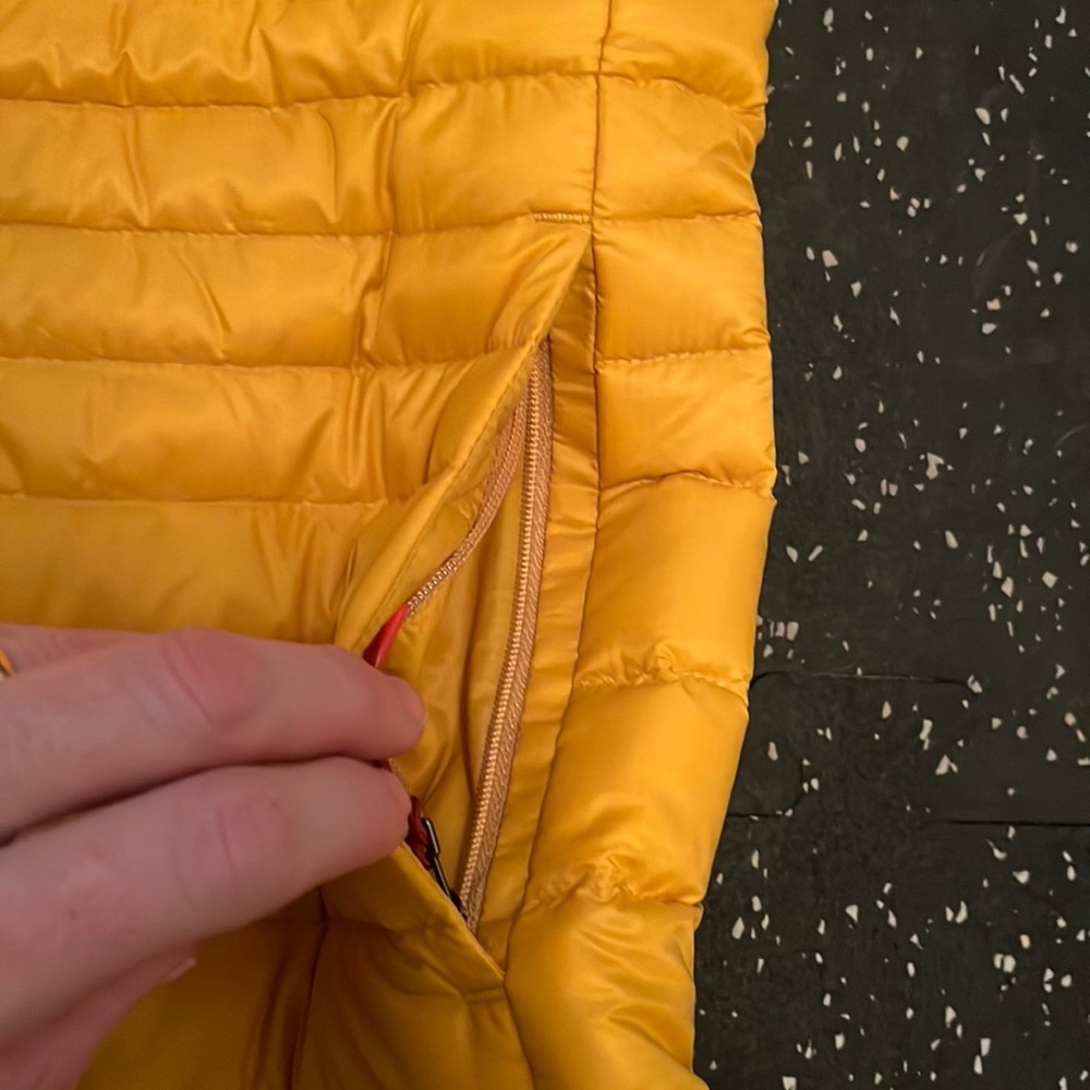 Cotopaxi Fuego Down Vest “Amber Stripes” women’s XL NWT - Picture 5 of 12